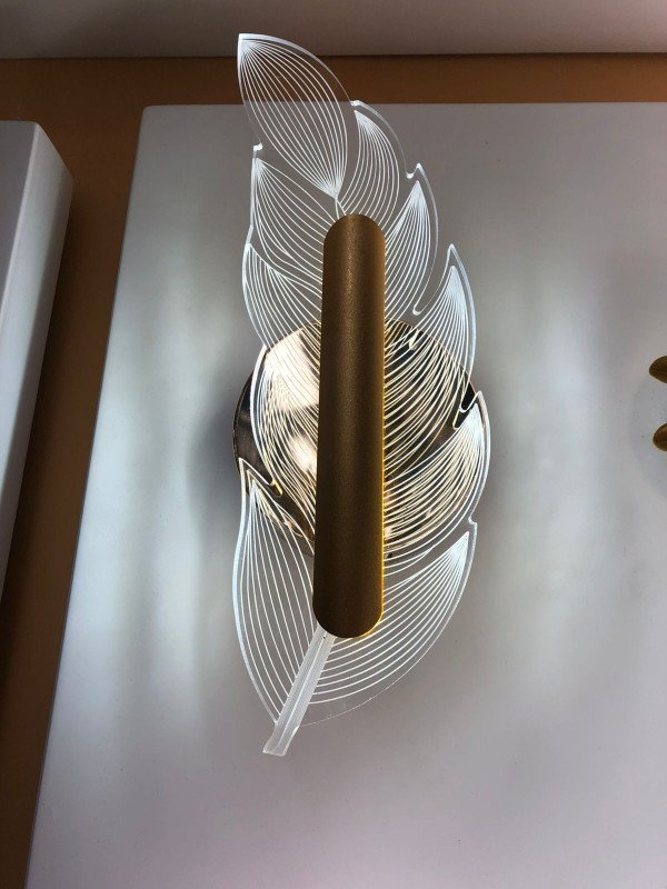 Feather LED Wall Sconce (Gold)