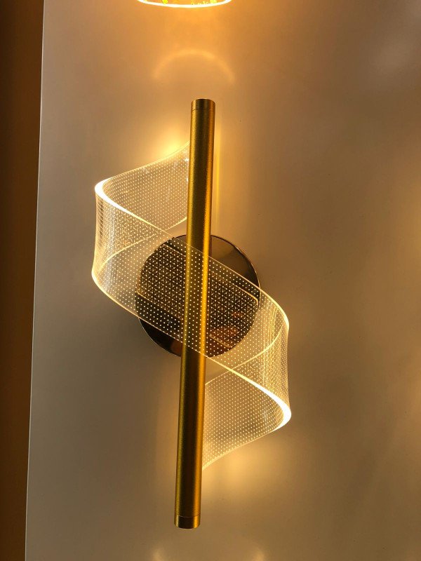 Spiral LED Wall Sconce (Gold)